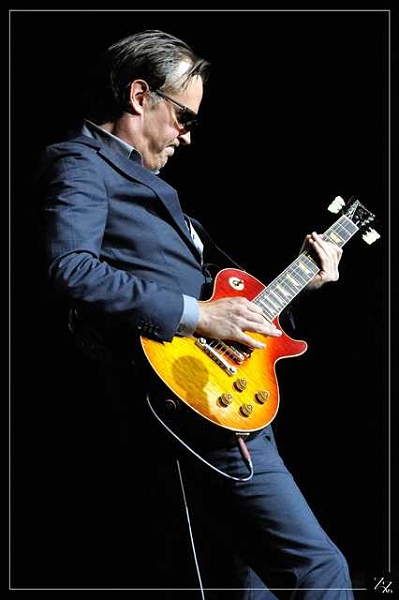 60547  Joe Bonamassa 10-06-2014 (Zz) (p).jpg